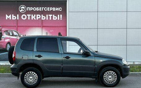 Chevrolet Niva I рестайлинг, 2011 год, 560 000 рублей, 4 фотография