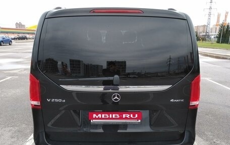 Mercedes-Benz V-Класс, 2017 год, 5 650 000 рублей, 3 фотография