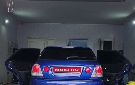 Toyota Altezza, 2003 год, 1 050 000 рублей, 2 фотография