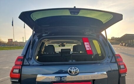 Toyota Land Cruiser Prado 150 рестайлинг 2, 2018 год, 7 050 000 рублей, 7 фотография