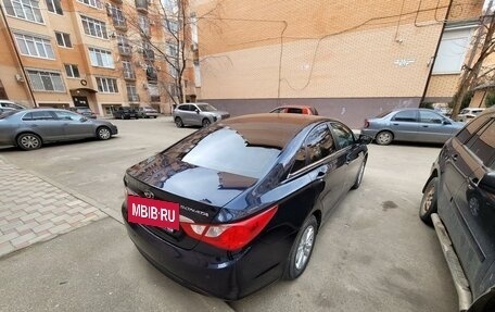 Hyundai Sonata VI, 2010 год, 980 000 рублей, 2 фотография