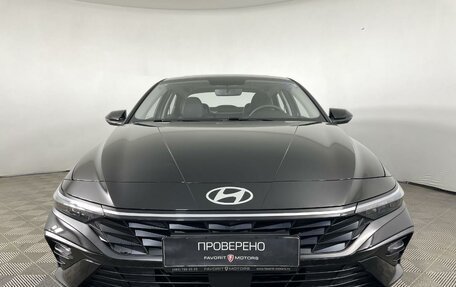 Hyundai Elantra, 2023 год, 2 400 000 рублей, 2 фотография