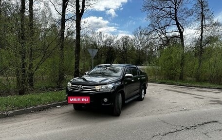 Toyota Hilux VIII, 2017 год, 3 550 000 рублей, 3 фотография
