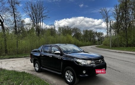 Toyota Hilux VIII, 2017 год, 3 550 000 рублей, 6 фотография