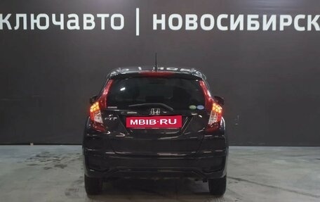 Honda Fit III, 2019 год, 1 350 000 рублей, 4 фотография