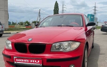 BMW 1 серия, 2006 год, 750 000 рублей, 2 фотография