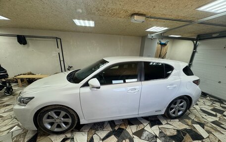 Lexus CT I рестайлинг, 2011 год, 1 850 000 рублей, 2 фотография