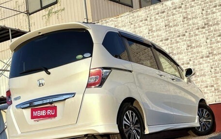 Honda Freed I, 2015 год, 900 000 рублей, 5 фотография
