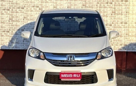 Honda Freed I, 2015 год, 900 000 рублей, 2 фотография