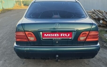 Mercedes-Benz E-Класс, 1996 год, 290 000 рублей, 3 фотография