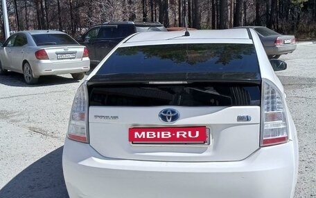 Toyota Prius, 2011 год, 1 155 000 рублей, 3 фотография