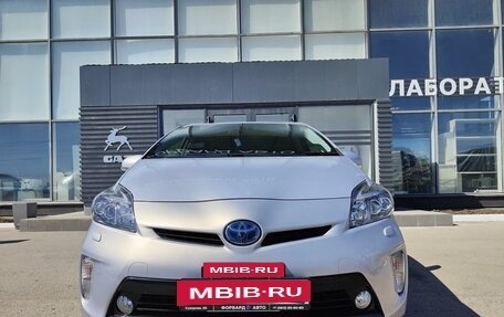 Toyota Prius, 2013 год, 1 699 990 рублей, 2 фотография