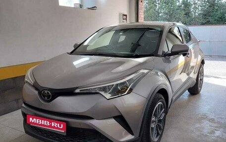 Toyota C-HR I рестайлинг, 2018 год, 1 990 000 рублей, 2 фотография