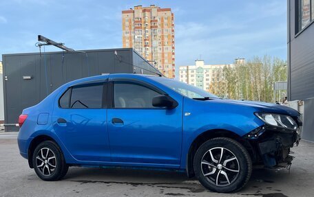 Renault Logan II, 2017 год, 600 000 рублей, 3 фотография
