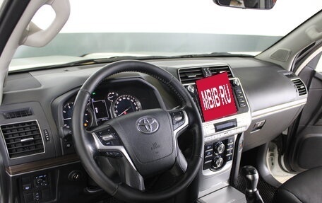 Toyota Land Cruiser Prado 150 рестайлинг 2, 2018 год, 5 560 000 рублей, 6 фотография