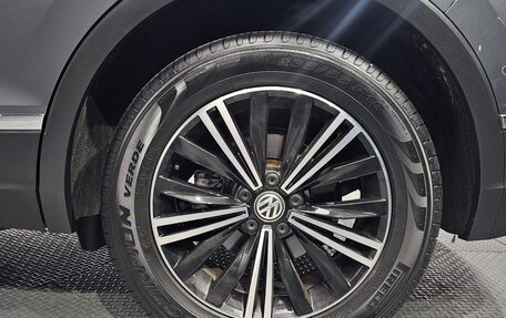 Volkswagen Tiguan II, 2020 год, 2 500 000 рублей, 5 фотография
