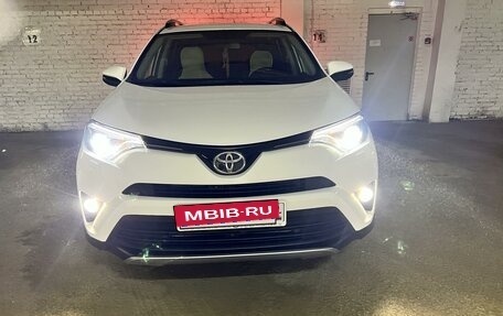 Toyota RAV4, 2017 год, 2 950 000 рублей, 2 фотография