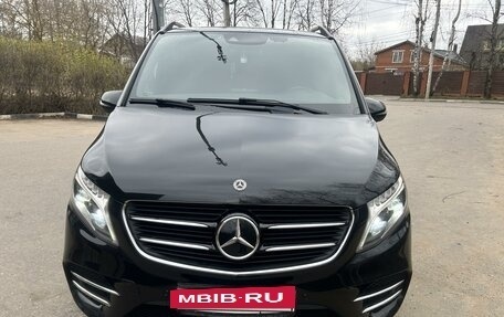 Mercedes-Benz V-Класс, 2018 год, 5 250 000 рублей, 4 фотография