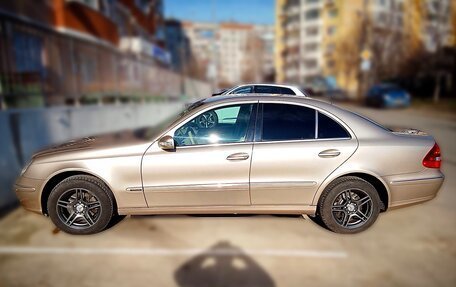 Mercedes-Benz E-Класс, 2004 год, 950 000 рублей, 2 фотография