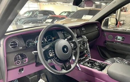 Rolls-Royce Cullinan, 2021 год, 41 000 000 рублей, 4 фотография