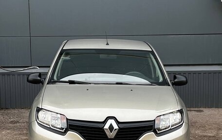 Renault Logan II, 2018 год, 965 000 рублей, 2 фотография