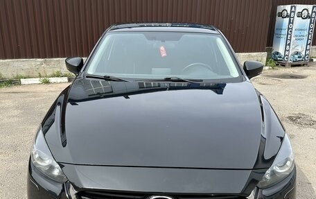 Mazda 3, 2017 год, 1 900 000 рублей, 2 фотография