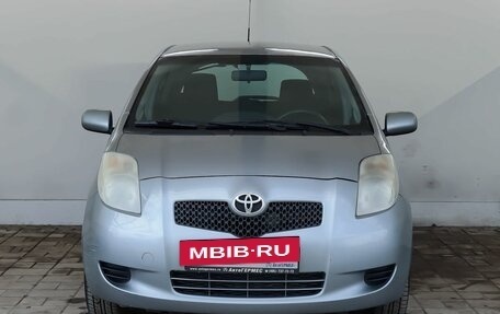 Toyota Yaris III рестайлинг, 2006 год, 600 000 рублей, 2 фотография