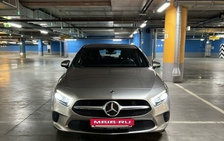 Mercedes-Benz A-Класс, 2019 год, 3 050 000 рублей, 2 фотография