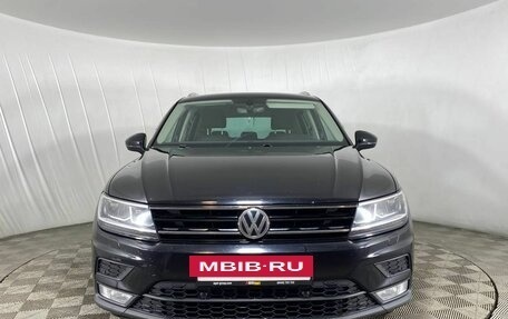 Volkswagen Tiguan II, 2017 год, 2 399 000 рублей, 2 фотография