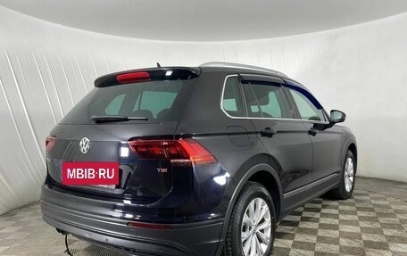 Volkswagen Tiguan II, 2017 год, 2 399 000 рублей, 5 фотография