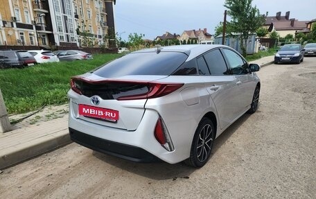 Toyota Prius IV XW50, 2018 год, 2 590 000 рублей, 4 фотография