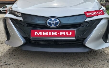Toyota Prius IV XW50, 2018 год, 2 590 000 рублей, 2 фотография