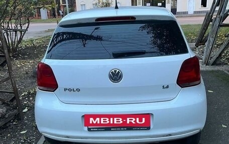 Volkswagen Polo VI (EU Market), 2011 год, 425 000 рублей, 2 фотография