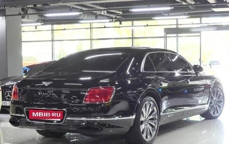 Bentley Flying Spur II, 2021 год, 20 000 000 рублей, 3 фотография