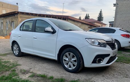 Renault Logan II, 2020 год, 900 000 рублей, 3 фотография