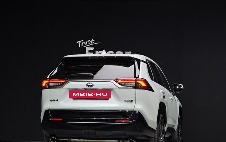 Toyota RAV4, 2023 год, 5 760 000 рублей, 4 фотография