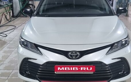Toyota Camry, 2022 год, 3 900 000 рублей, 2 фотография