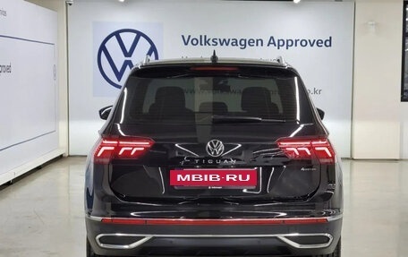 Volkswagen Tiguan II, 2023 год, 4 400 000 рублей, 5 фотография