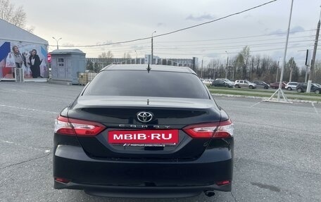 Toyota Camry, 2019 год, 2 670 000 рублей, 3 фотография