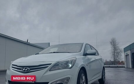 Hyundai Solaris II рестайлинг, 2015 год, 880 000 рублей, 3 фотография