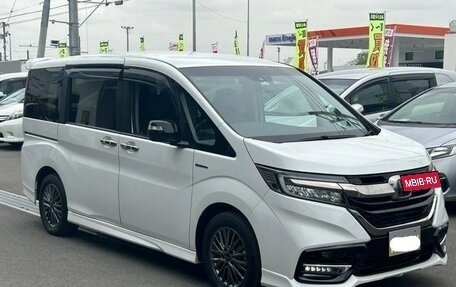 Honda Stepwgn IV, 2019 год, 1 290 000 рублей, 3 фотография