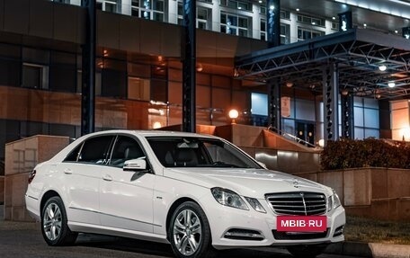 Mercedes-Benz E-Класс, 2011 год, 2 065 000 рублей, 3 фотография