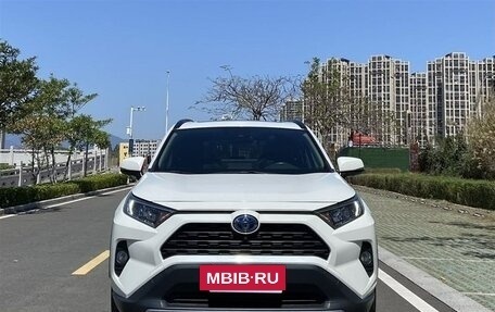Toyota RAV4, 2020 год, 3 067 000 рублей, 2 фотография