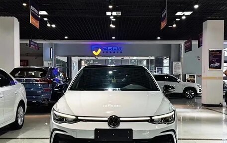 Volkswagen Golf VIII, 2021 год, 2 050 000 рублей, 2 фотография