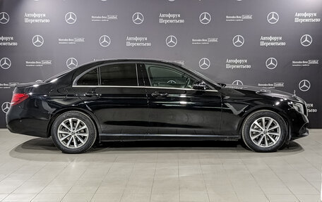 Mercedes-Benz E-Класс, 2018 год, 2 450 000 рублей, 4 фотография