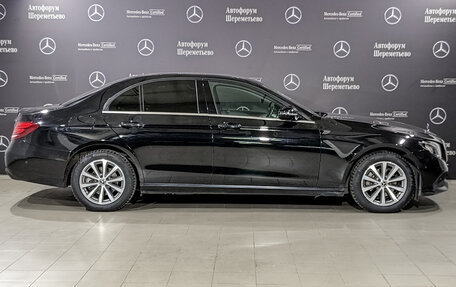 Mercedes-Benz E-Класс, 2018 год, 2 450 000 рублей, 4 фотография