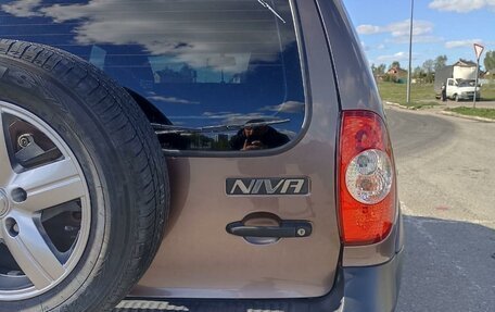 Chevrolet Niva I рестайлинг, 2017 год, 750 000 рублей, 3 фотография