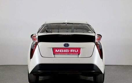 Toyota Prius IV XW50, 2016 год, 1 798 000 рублей, 4 фотография