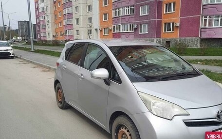 Toyota Ractis II, 2011 год, 980 000 рублей, 2 фотография