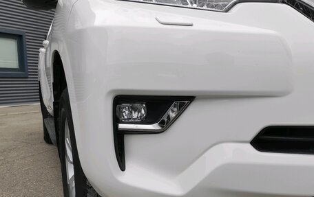 Toyota Land Cruiser Prado 150 рестайлинг 2, 2019 год, 5 400 000 рублей, 8 фотография